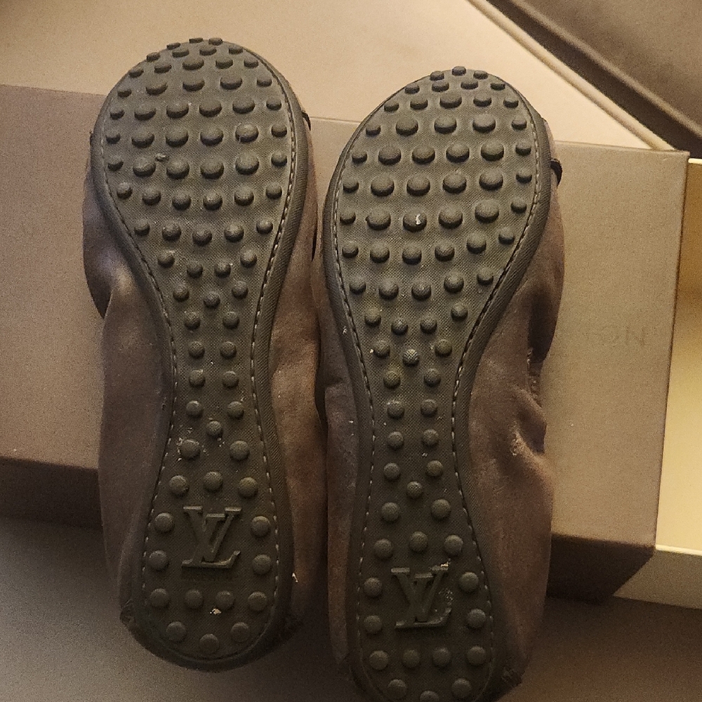 Louis Vuitton Black and Gold Women's Flats - Picture 6 of 8
